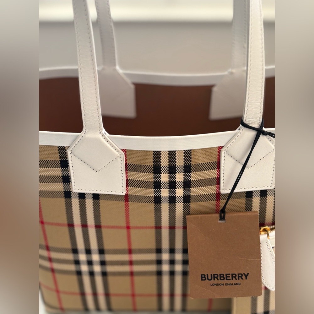 NEW AUTHENTIC BURBERRY SMALL LONDON TOTE - Picture 13 of 16